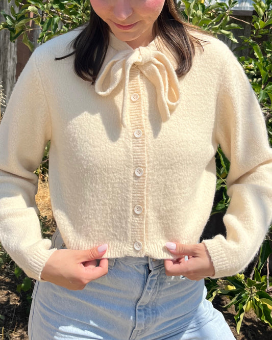 Front Bow Tie Sweater Cream